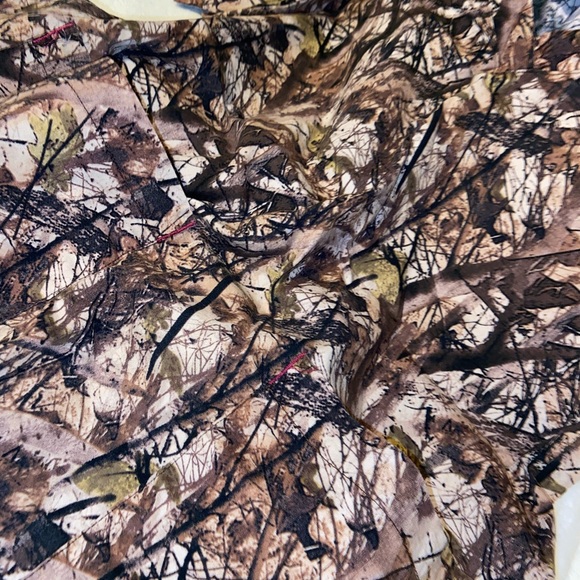 Camo scrub top - Picture 2 of 2